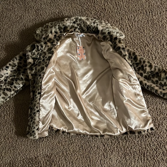 Cheetah coat with gold satin lining, comes with Marigold + Lotus tag - soft - Picture 2 of 3